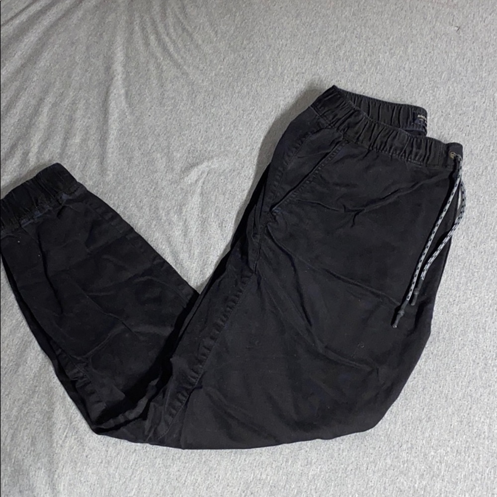 Men’s American eagle khaki joggers